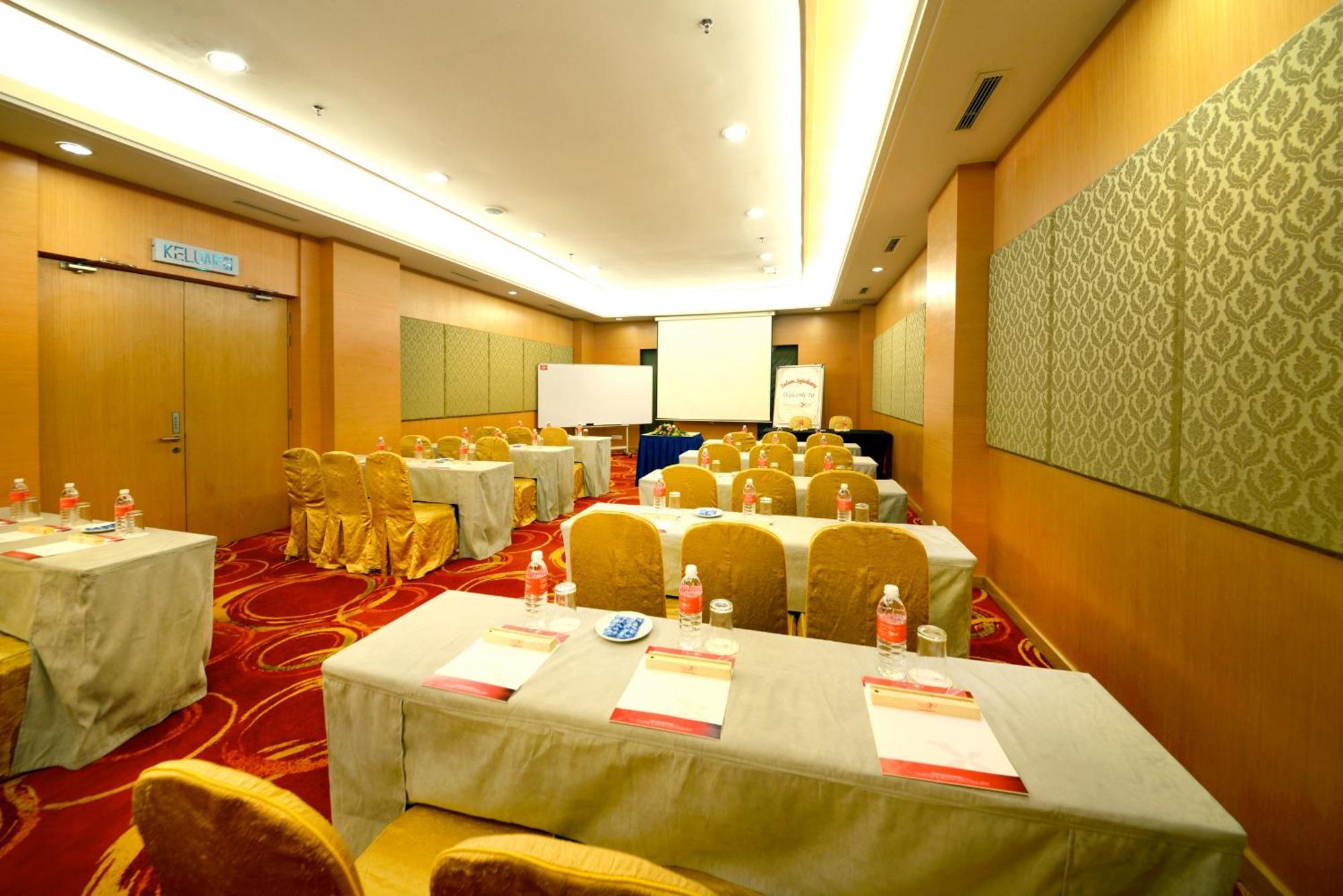 Grand Lexis Port Dickson Hotel Kültér fotó Meeting room