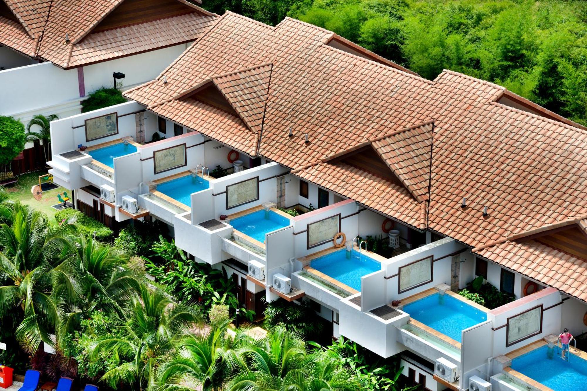 Grand Lexis Port Dickson Hotel Kültér fotó The Royal Paradise Hotel and Spa