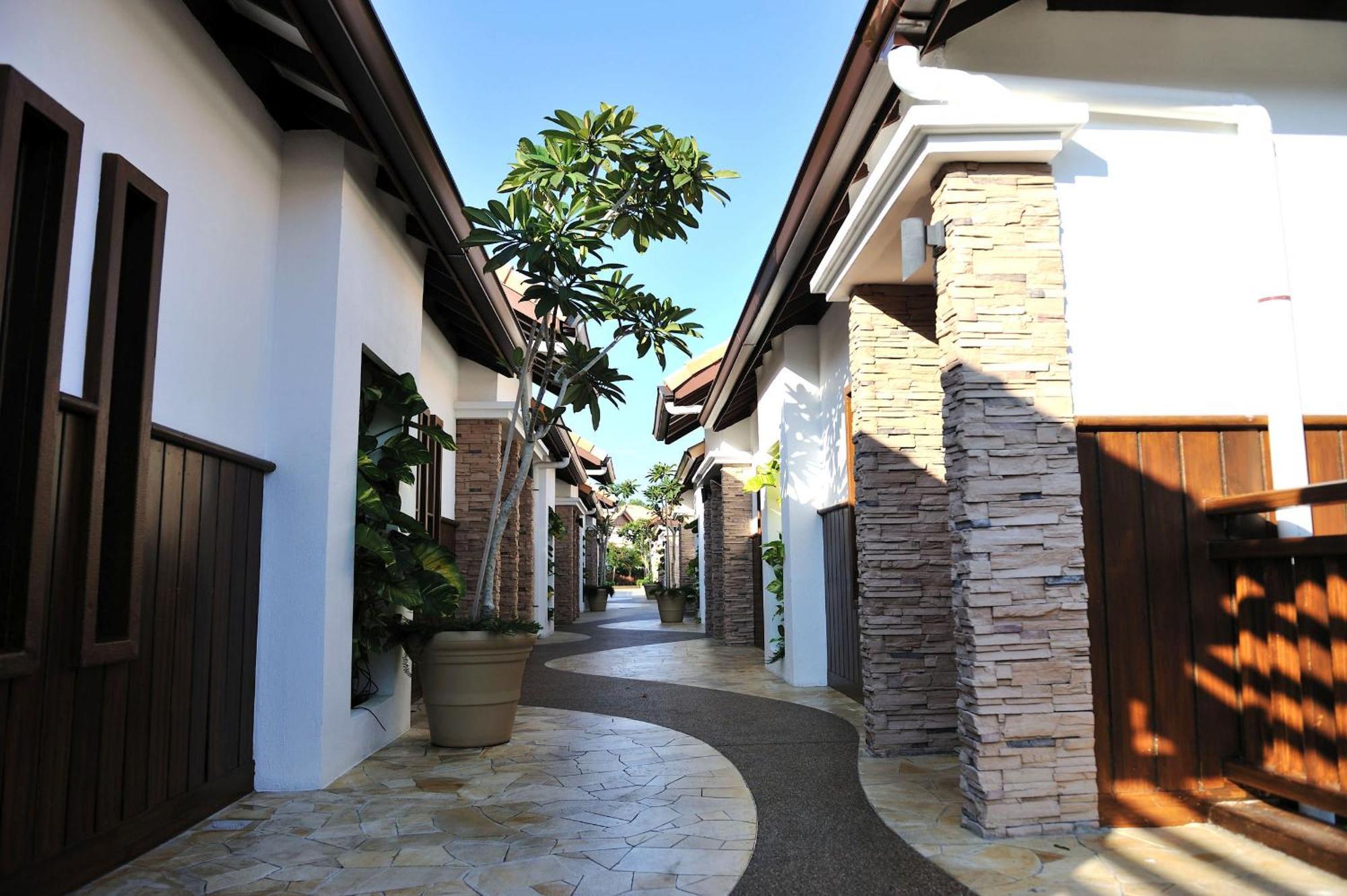 Grand Lexis Port Dickson Hotel Kültér fotó The Village