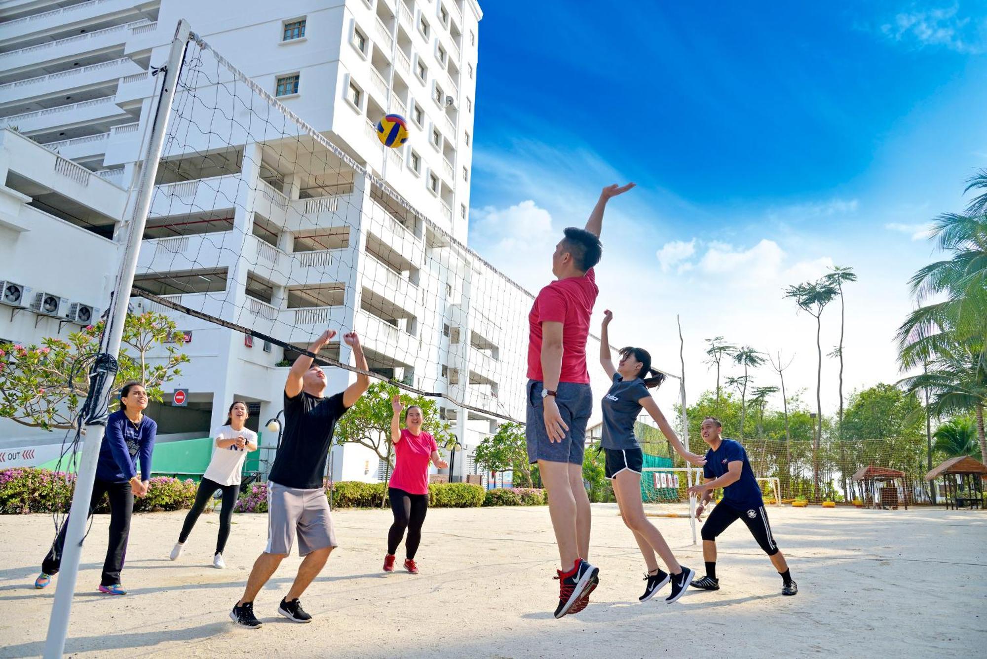 Grand Lexis Port Dickson Hotel Kültér fotó FNU Sports